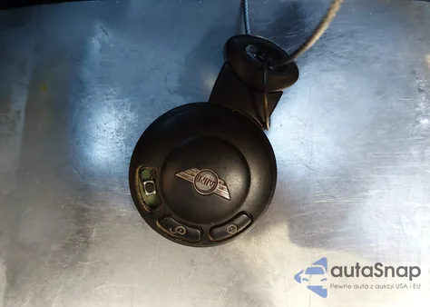 2009 Mini Cooper S z USA, uszkodzony, nr VIN WMWMF73569TT96198